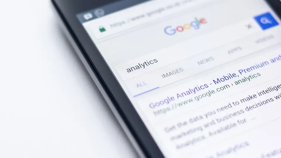 Illustration de la partie « Le SEO à l'ère du search génératif » du cours E-marketing avancé — SEO, publicité programmatique et marketing automation