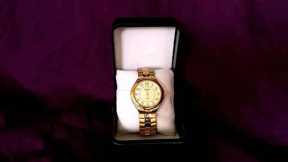 Illustration de la partie « Les montres connectées, un choc concurrentiel pour l'horlogerie suisse » du cours Innovation et transformation du secteur : montres connectées, nouveaux matériaux, digitalisation